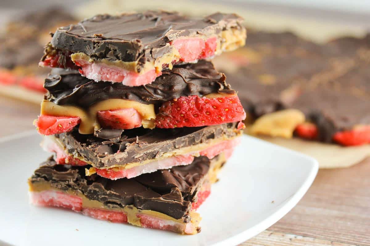 Master Easy Strawberry Chocolate Bark: The 10-Minute No-Bake Dessert